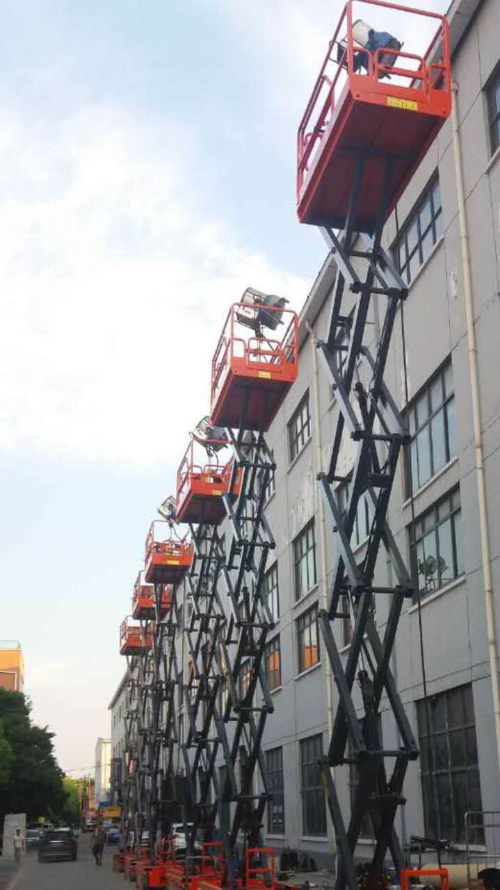 高空作業(yè)車(chē)操作過(guò)程中的注意事項(xiàng)